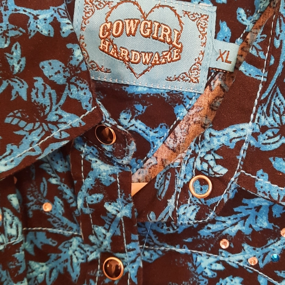 Clothes - Picture 5 of 16